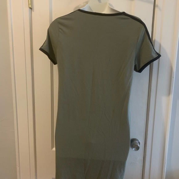 ⭐️⭐️ 2/$35 Green Bodycon dress size 2X - Picture 2 of 6